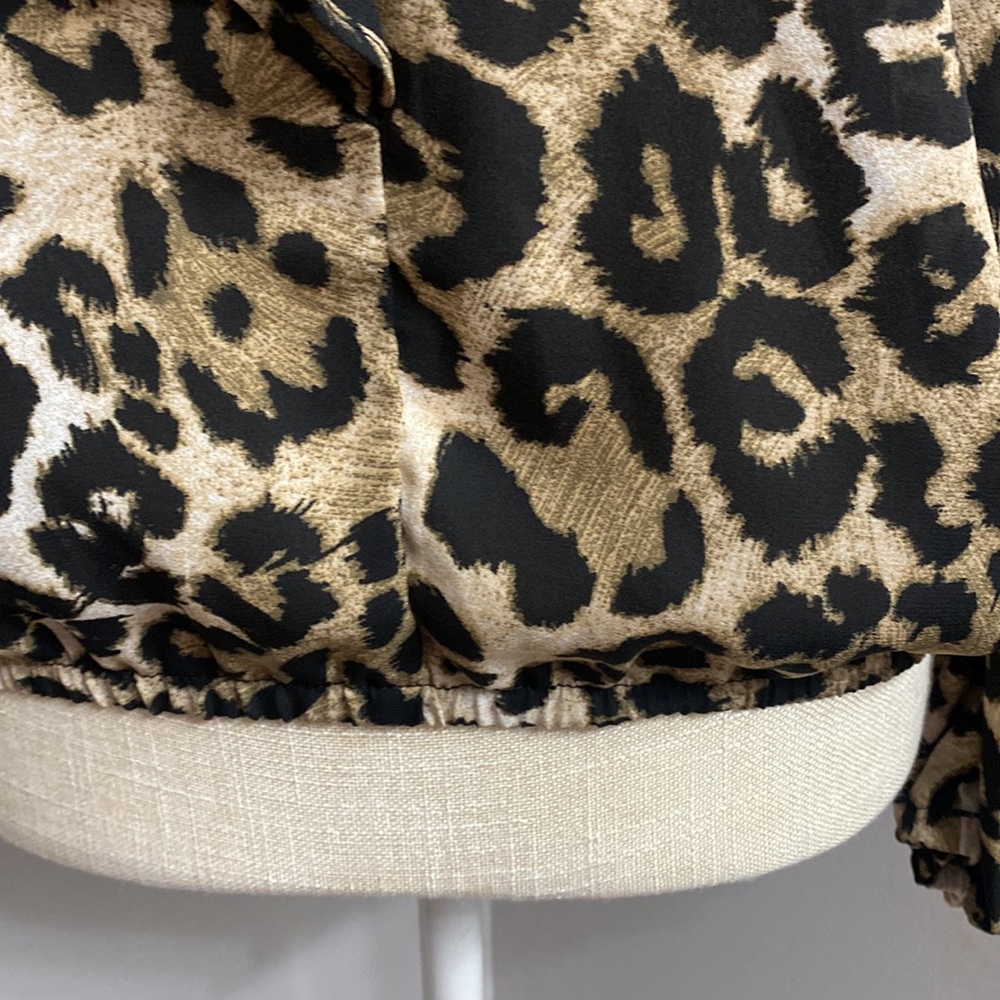 Liberty Love Cold Shoulder Blouse NWOT - Picture 8 of 11